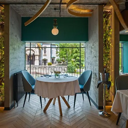 Lägenhet Cozy 3-bedroom With Stylish Comfort And Chic Decor *