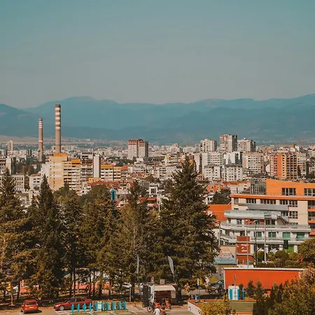 Appartement Cozy 3-bedroom With Stylish Comfort And Chic Decor