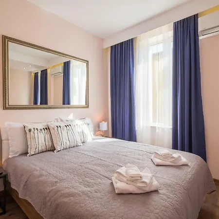 Daire Cozy 3-bedroom With Stylish Comfort And Chic Decor Sofya