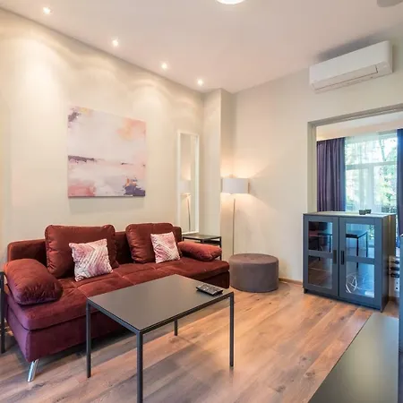 アパート Cozy 3-bedroom With Stylish Comfort And Chic Decor *