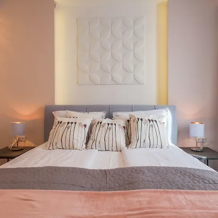 Cozy 3-bedroom With Stylish Comfort And Chic Decor