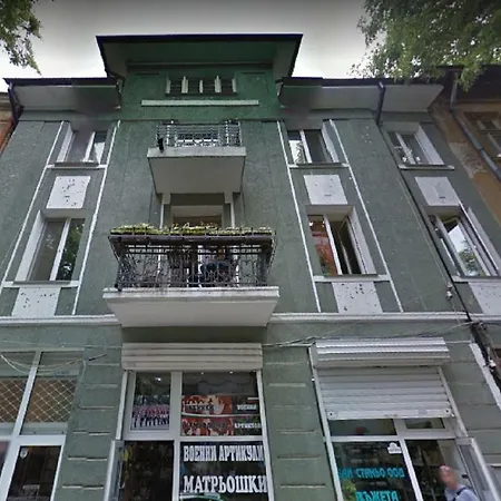 Appartamento Cozy 3-bedroom With Stylish Comfort And Chic Decor