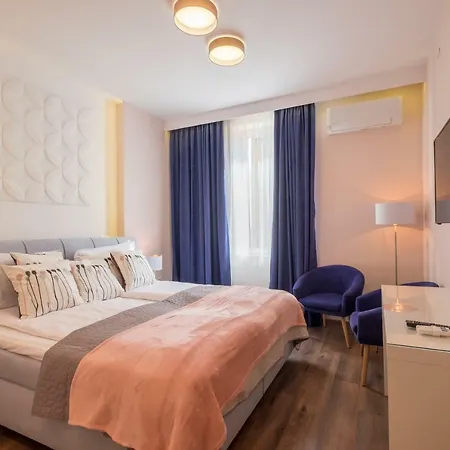 Cozy 3-bedroom With Stylish Comfort And Chic Decor Apartman *