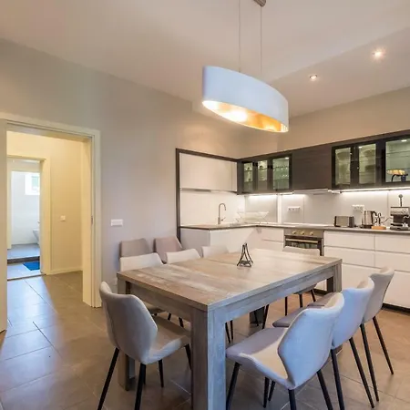 Cozy 3-bedroom With Stylish Comfort And Chic Decor * 索菲亞